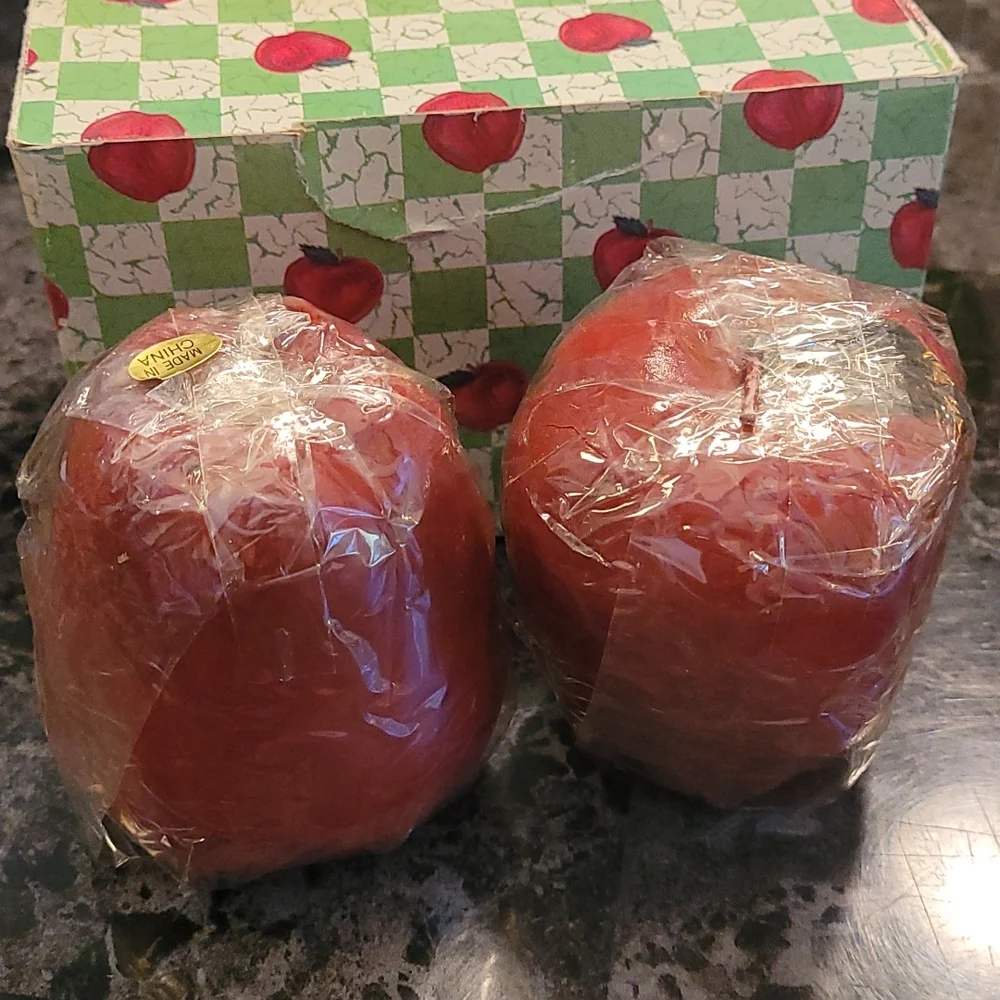 New in box! Decorative collection set of 2 Apple Candles